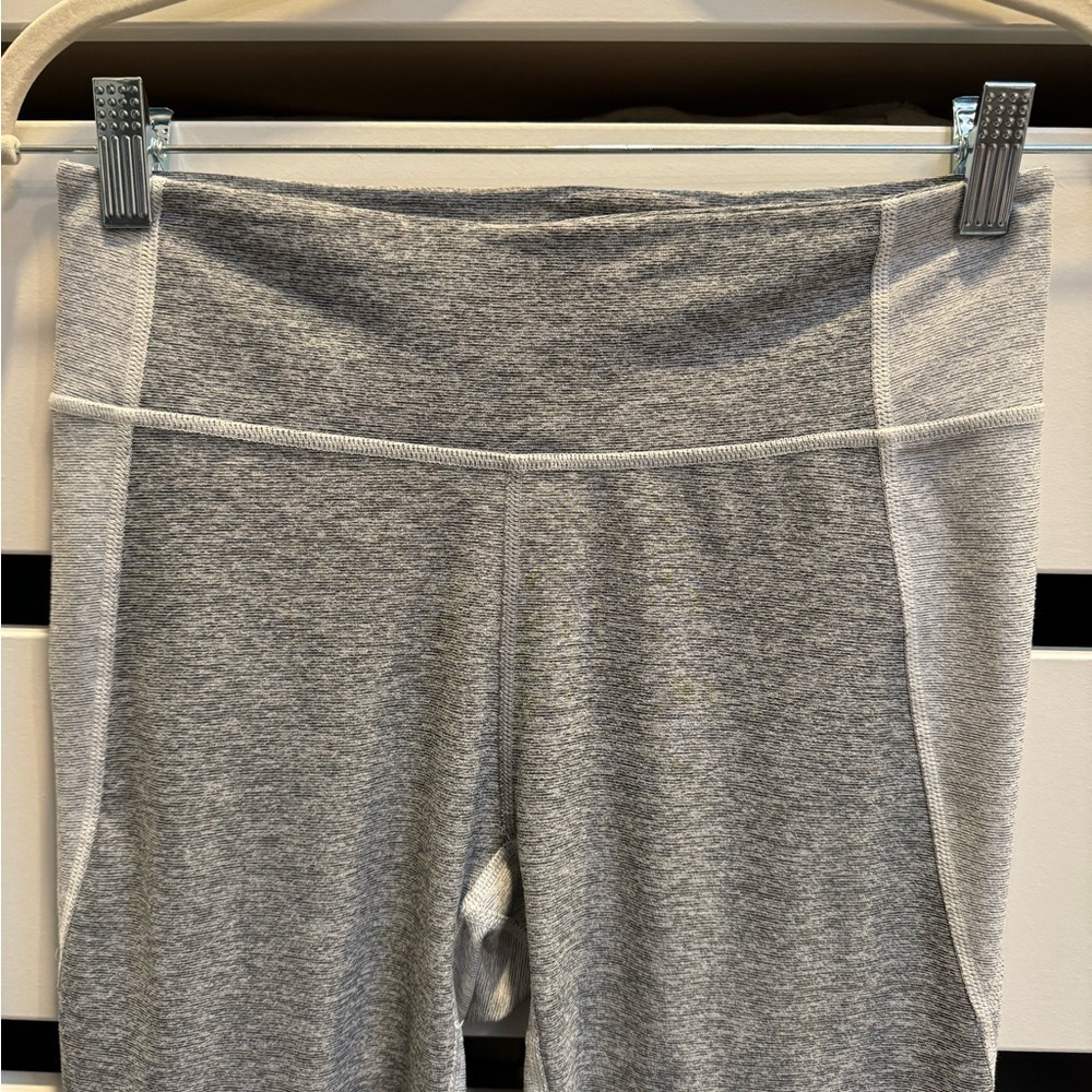 OUTDOOR VOICES Space Dye Two Toned Gray 3/4 Length Legging Size Medium - Picture 3 of 9